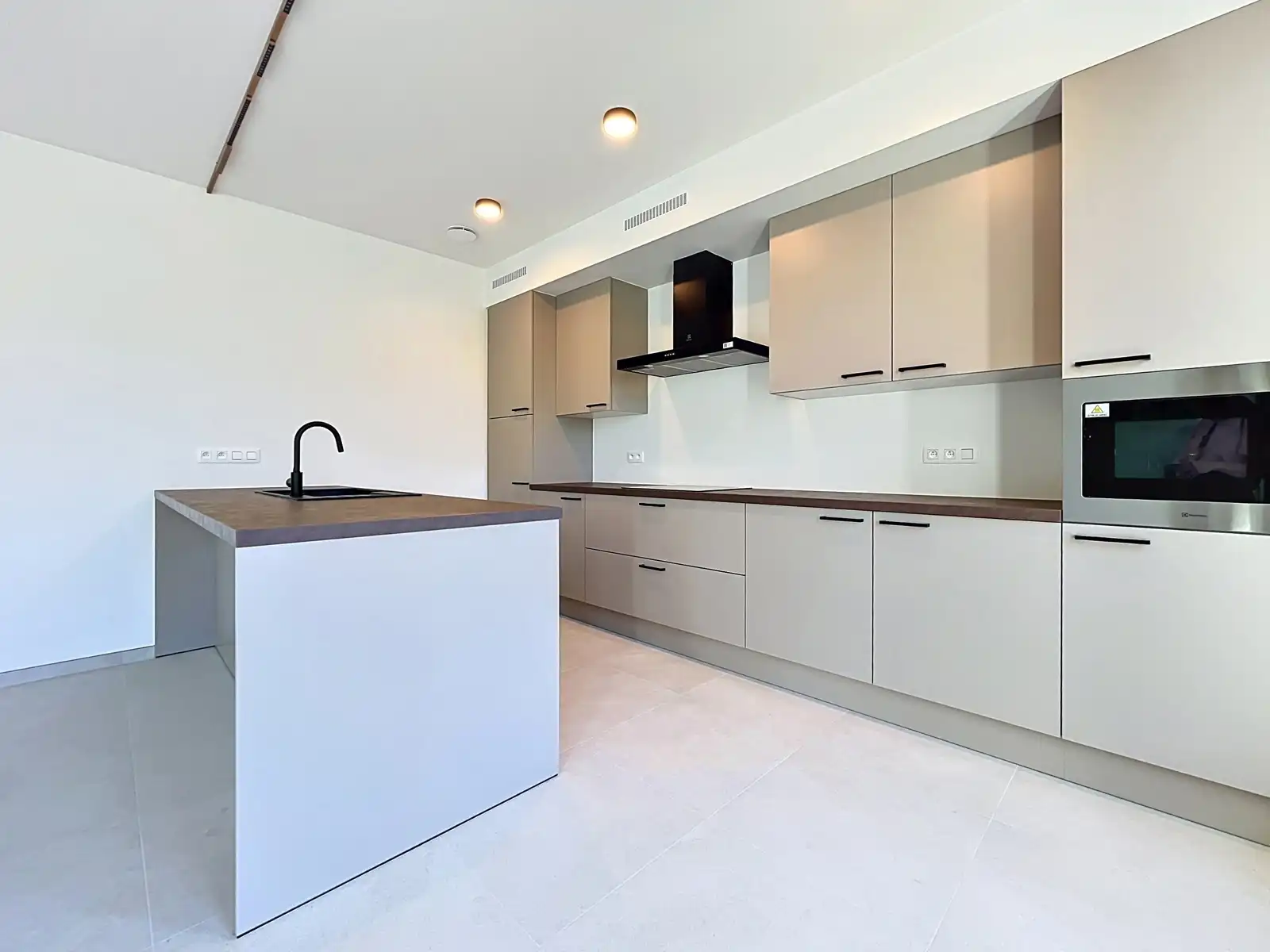 Nieuwbouw 1slaapkamer appartement met terras foto 10
