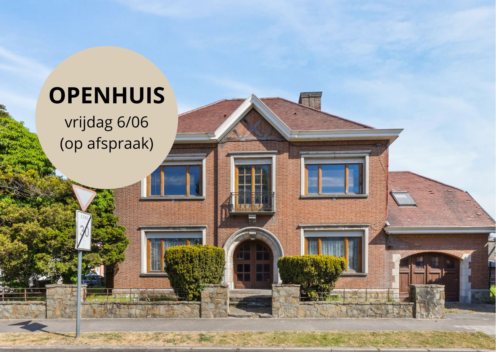 Hoofdfoto van de publicatie: Zeer ruime te renoveren burgerwoning in Brugge!