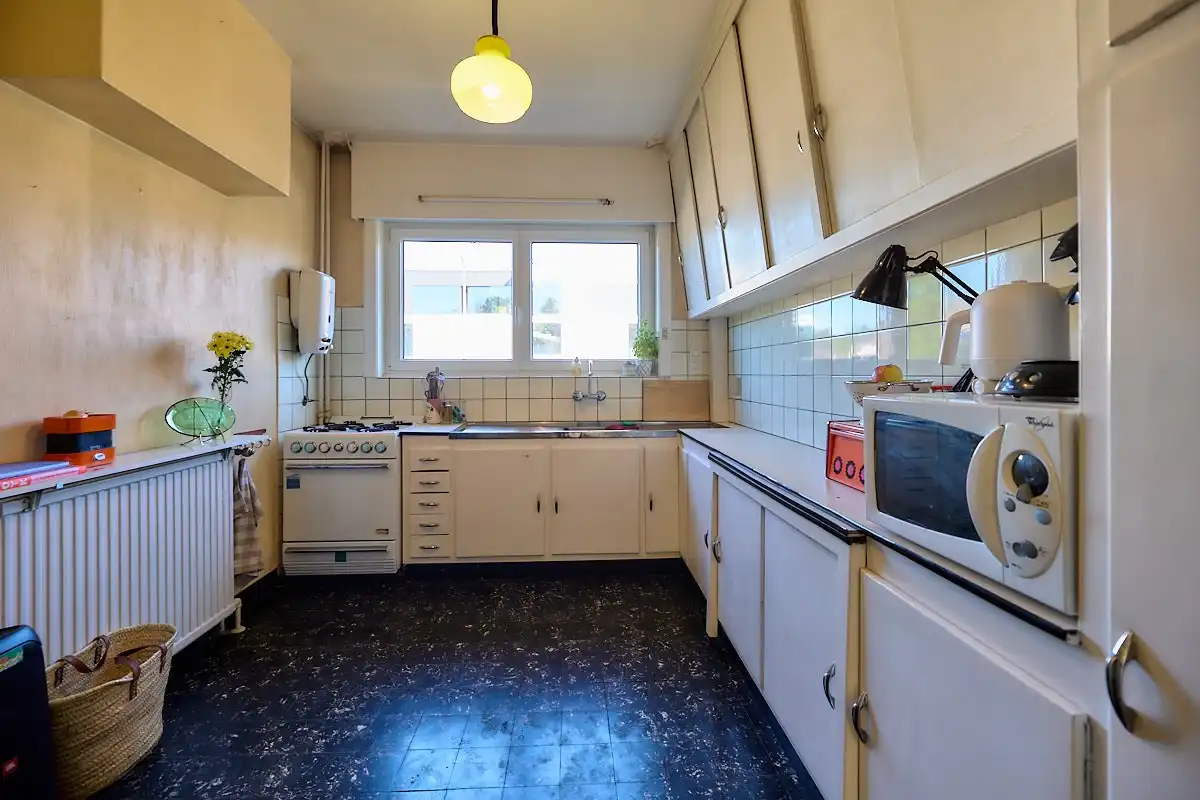 Karaktervolle gezinswoning met zonnige tuin en uitzonderlijk veel ruimte foto 9
