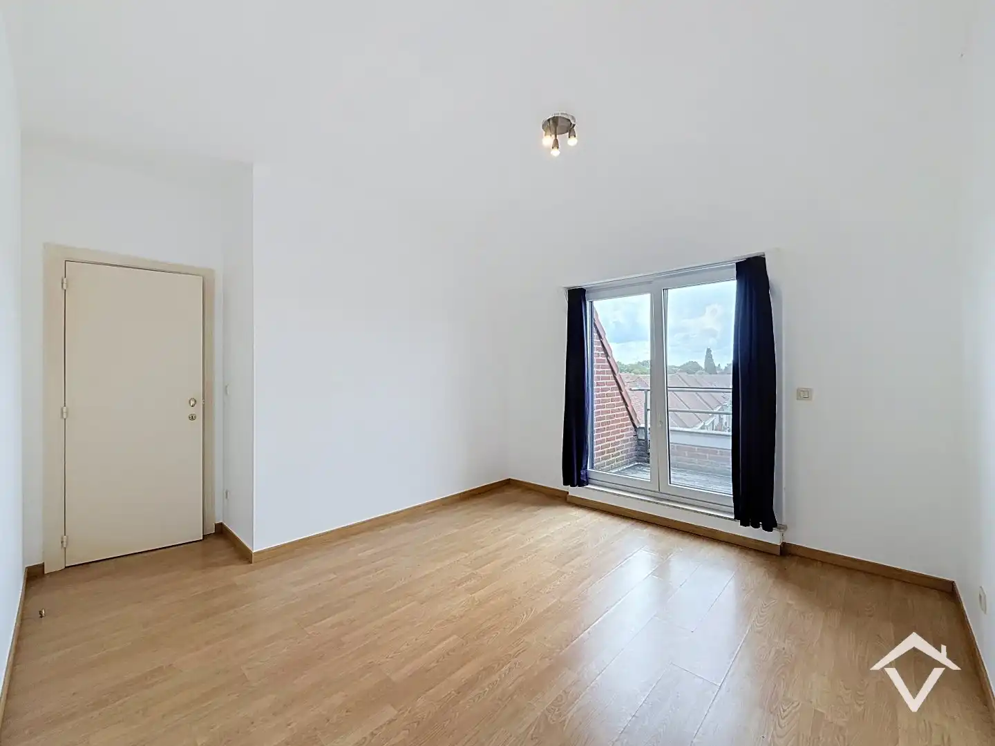 Ruim, gezellig dakappartement met 3 slaapkamers in centrum Roeselare  foto 16
