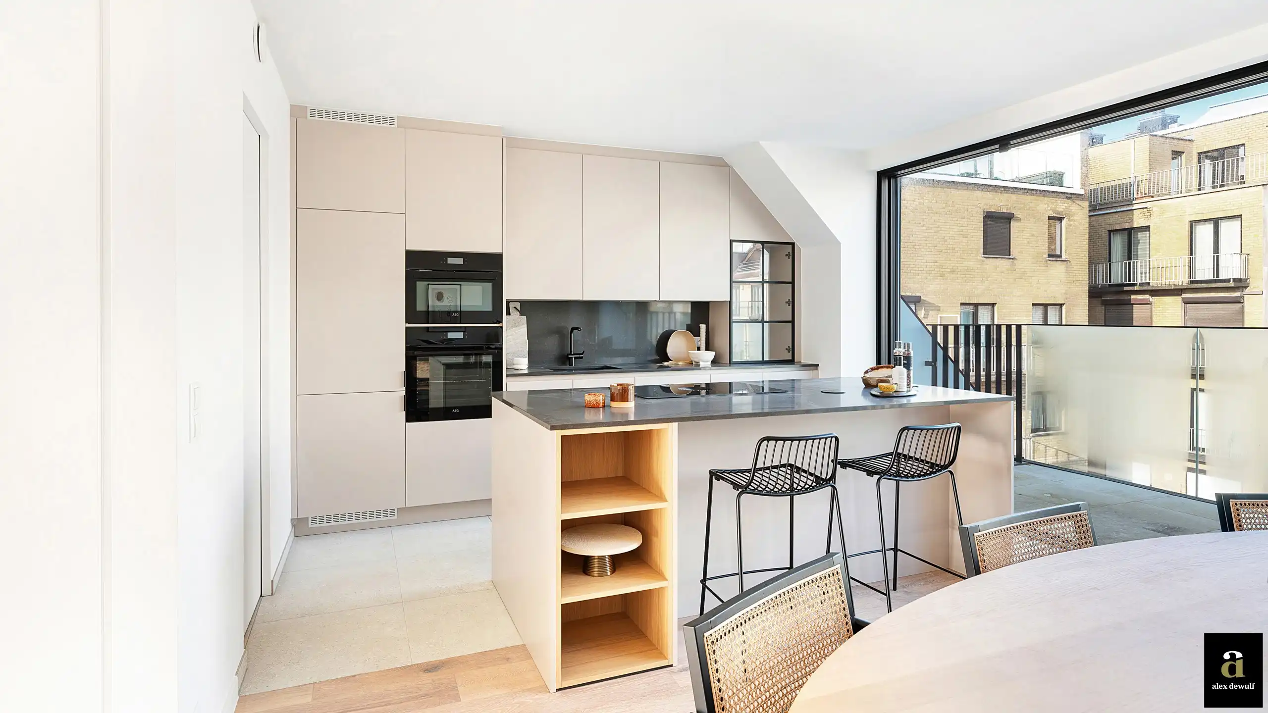 Luxueus nieuwbouw duplex-appartement, centraal gelegen tussen de Zeedijk en het Rubensplein. foto 10