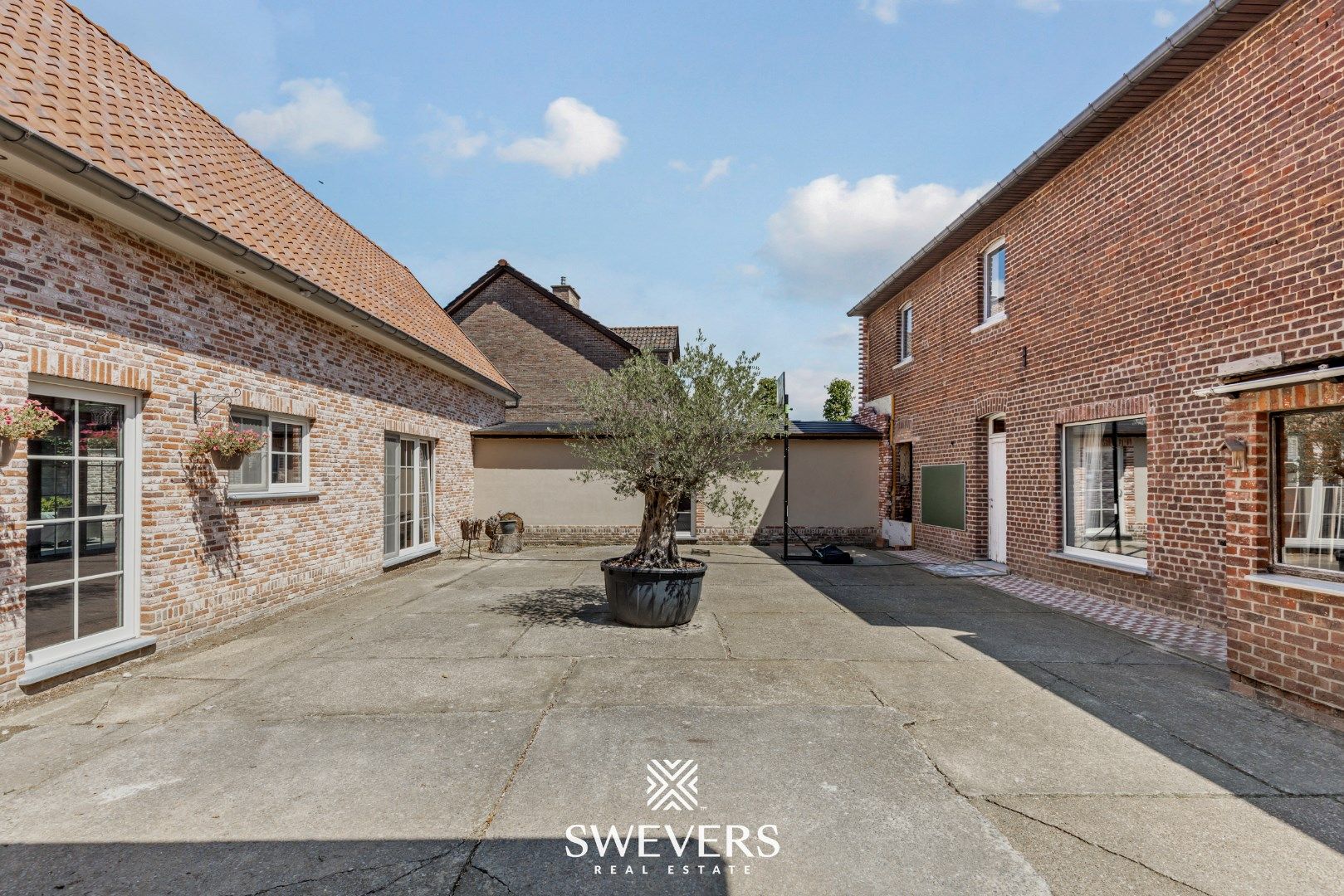 Authentieke hoeve met casco uitbreiding op 2 ha foto 27