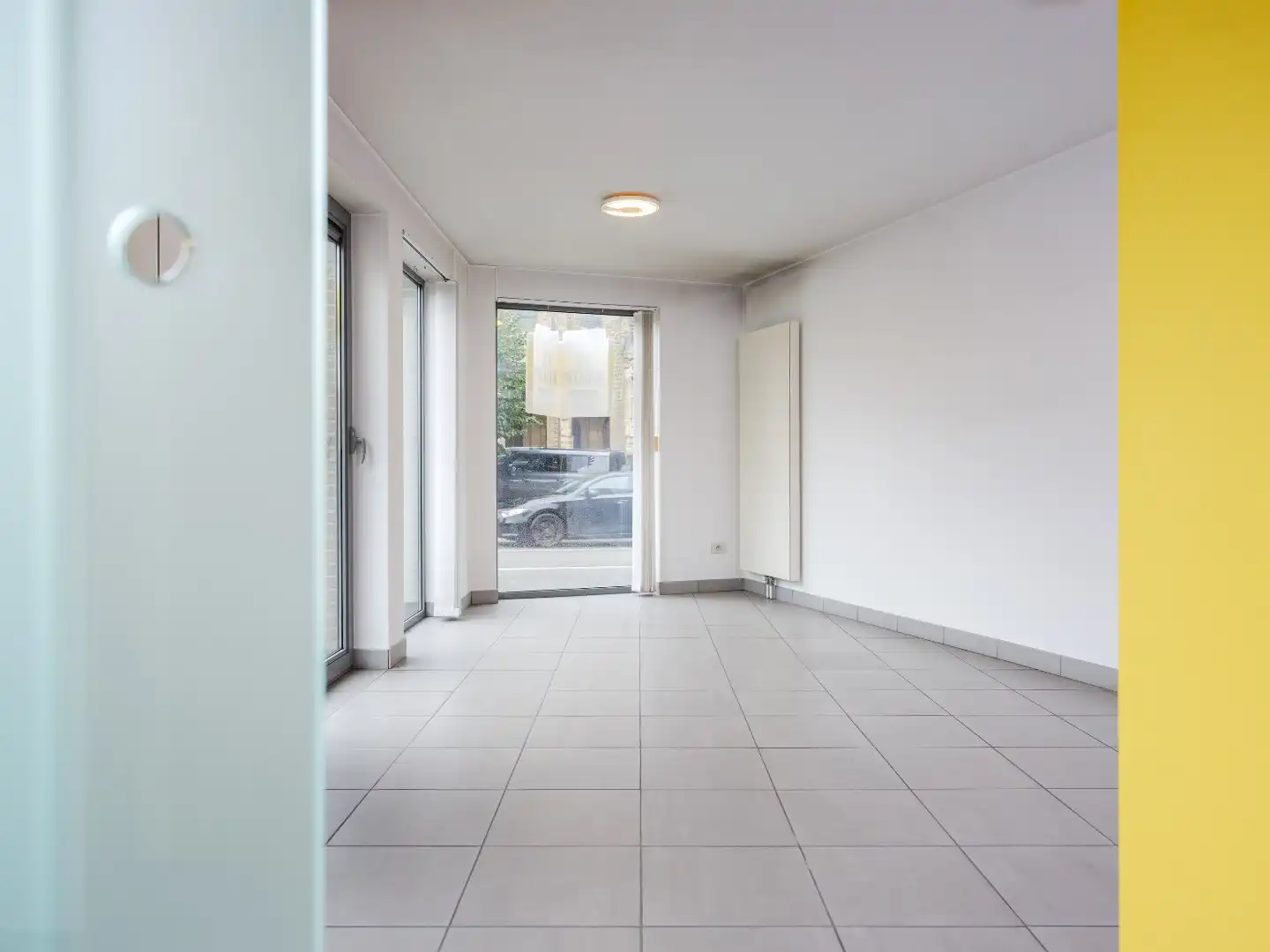 Nabij station gelegen kantoor, met goede visibiliteit op belangrijk kruispunt  foto 6