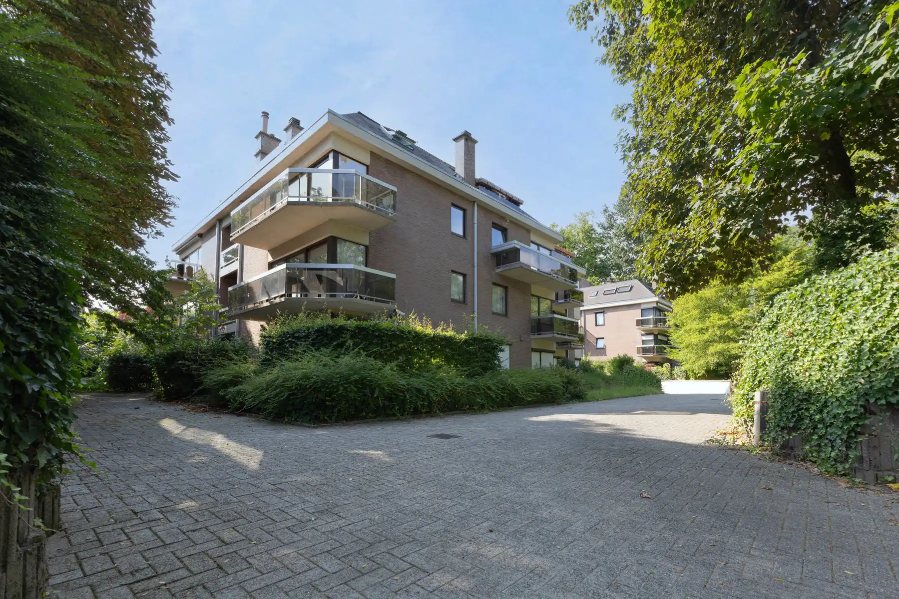 OPTIE Appartement in Laken met 2 kamers, 2 terrassen en garage foto 2