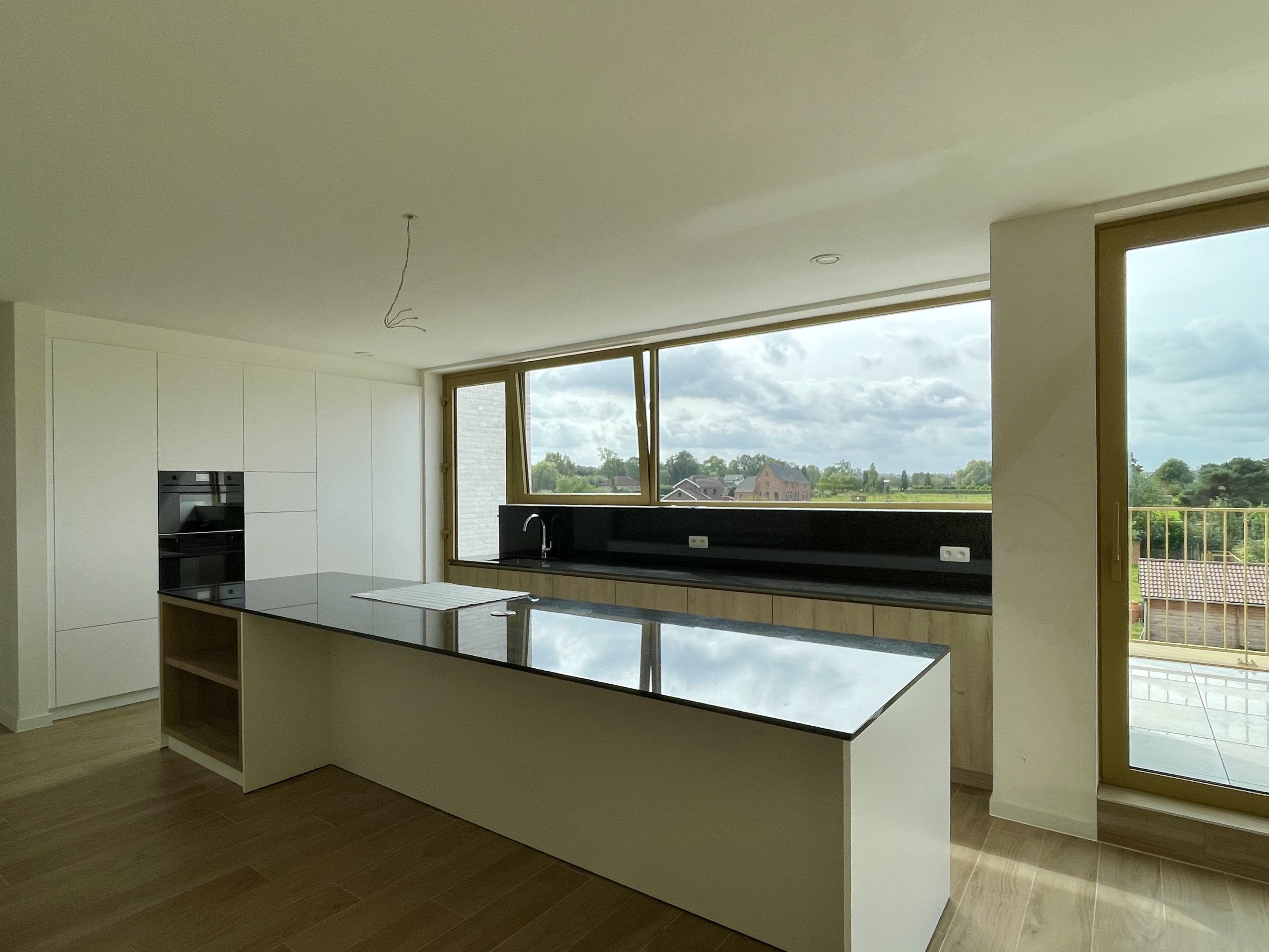 Penthouse van maar liefst 183m2 en groot terras! foto 3