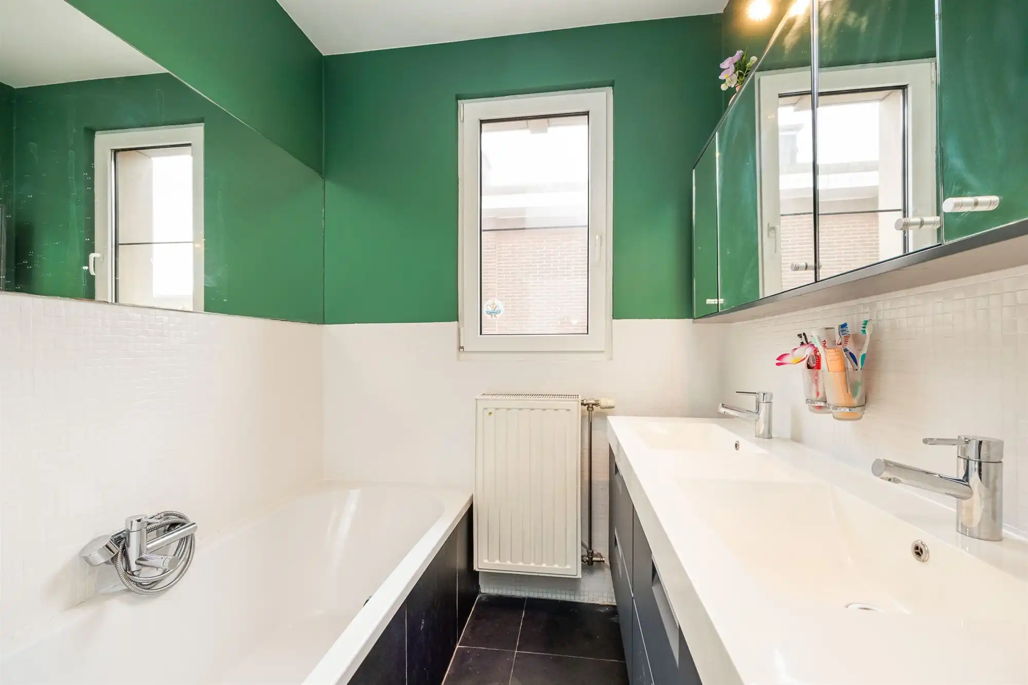 Instapklare gezinswoning met drie slaapkamers foto 19