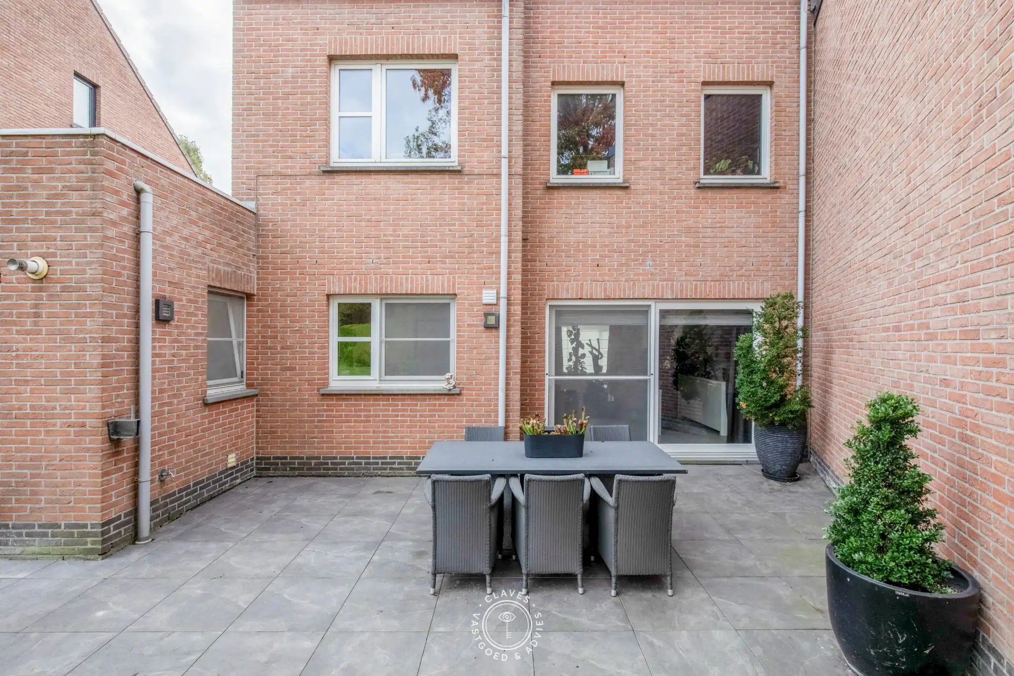 Instapklare gezinswoning met 3 slaapkamers, garage en verrassend ruime tuin in Sint-Niklaas foto 23