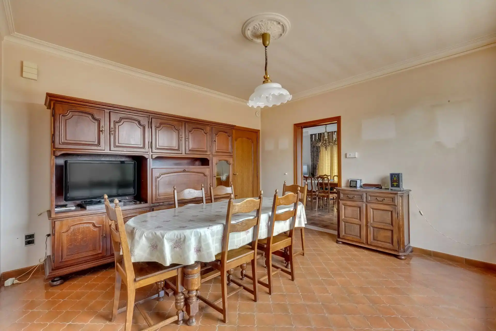 Vrijstaande woning met 4 slaapkamers en magazijn foto 7