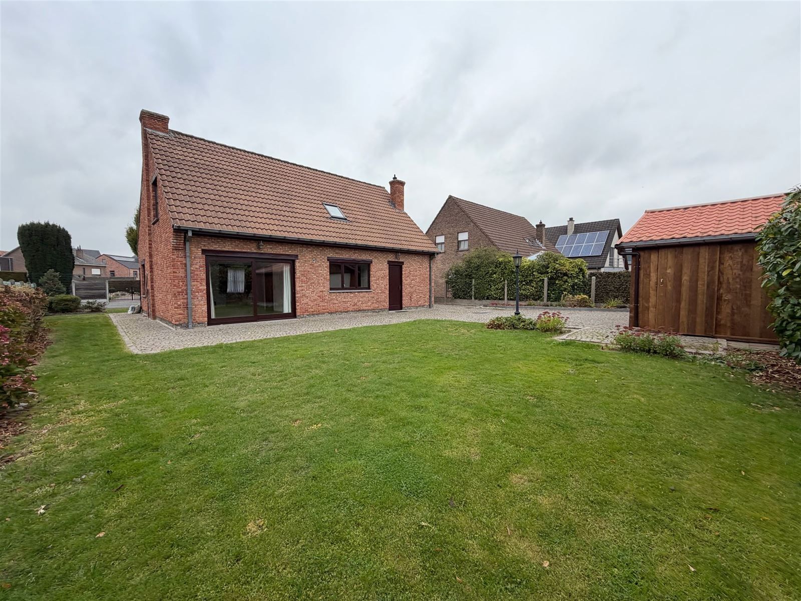 Woning te huur met 3 slaapkamers in rustige wijk foto 16