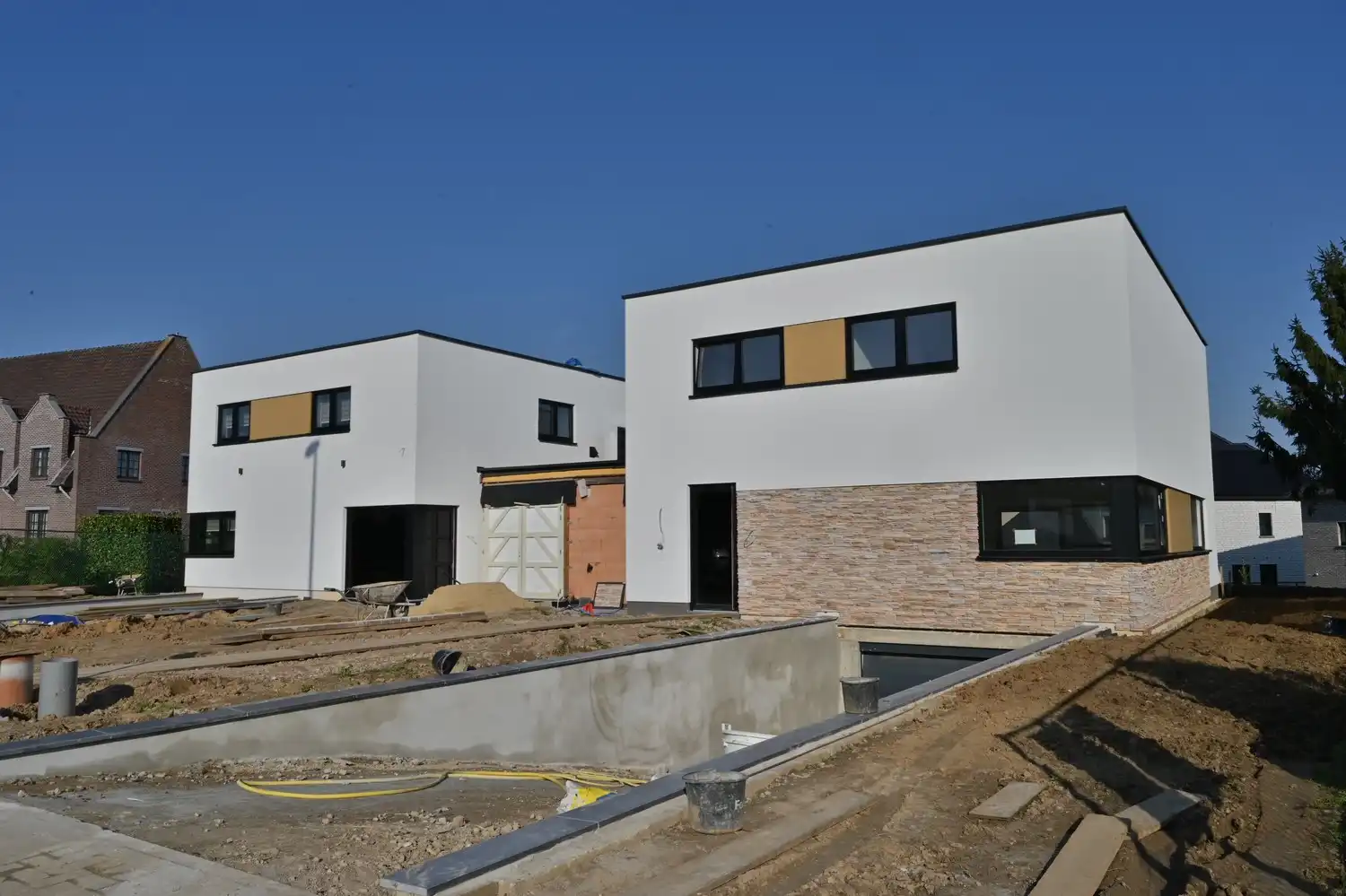 Moderne woning (casco-plus) met strakke architectuur en tal van mogelijkheden foto 2