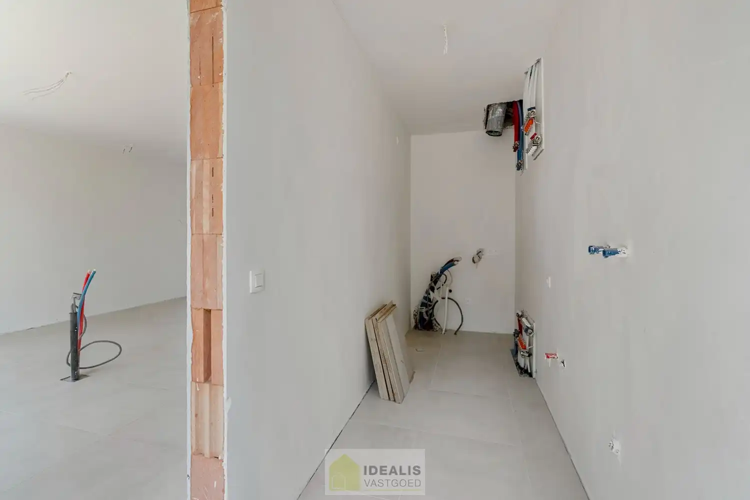 PRACHTIGE NIEUWBOUWWONING (GRONDAANDEEL €150.000 + 12% REGISTRATIERECHTEN EN CONSTRUCTIE €274.000 + 21% BTW) MET EEN HEERLIJK LICHTRIJKE WOONKAMER MET OPEN KEUKEN, RUIME BERGING, 3 SLAAPKAMERS foto 19