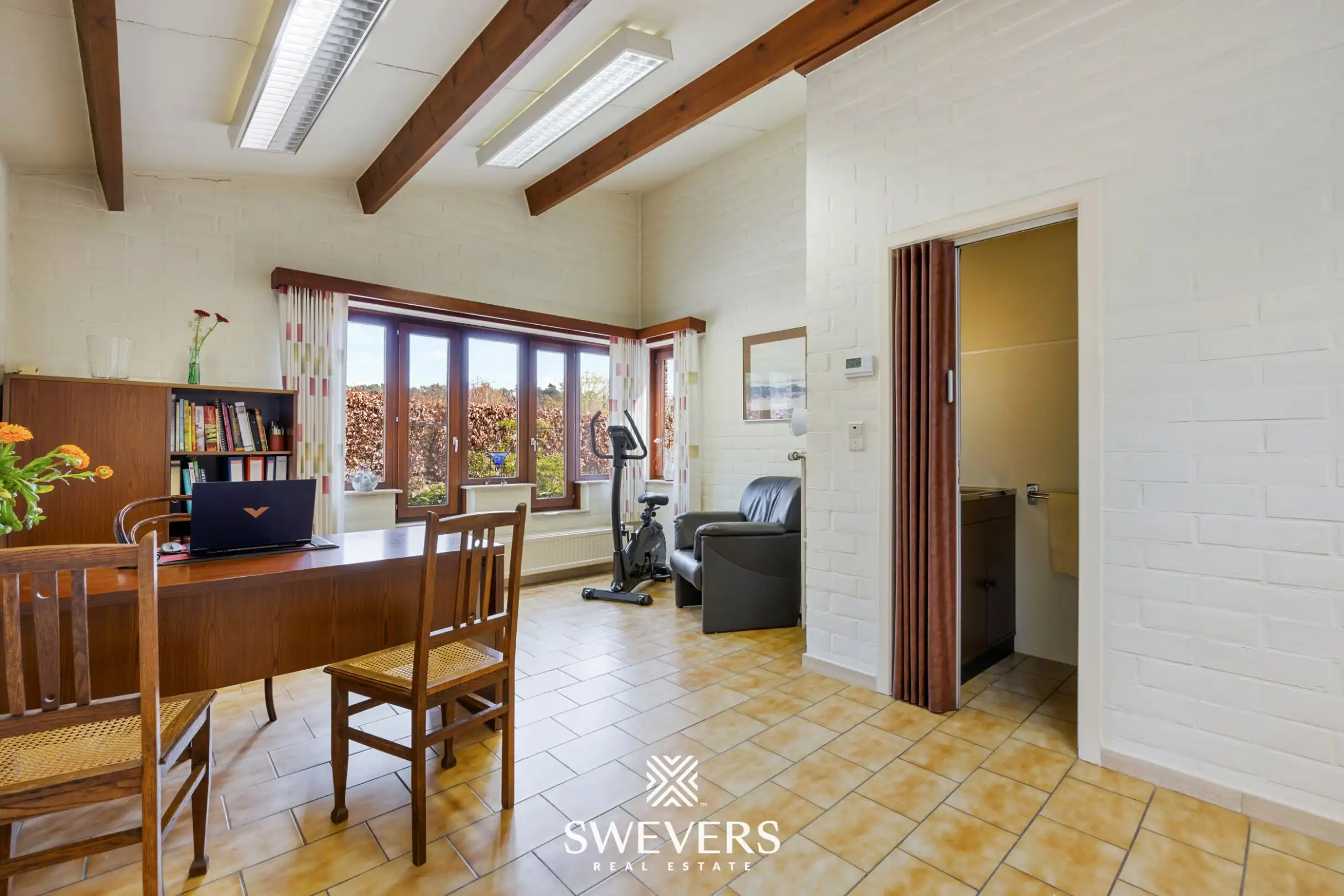 Ruime open bebouwing met praktijkruimte op perceel van 37a 75ca in Beringen foto 15