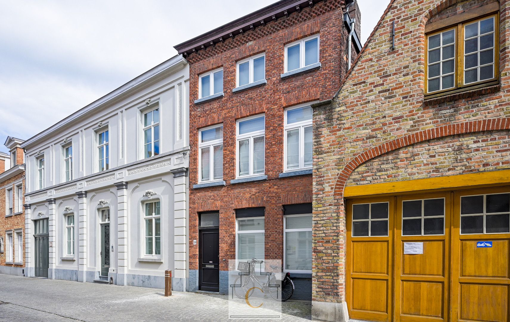 Trendy stadswoning - totaalrenovatie, strakke lijnen en een keitof terras - topligging Moerstraat foto 21