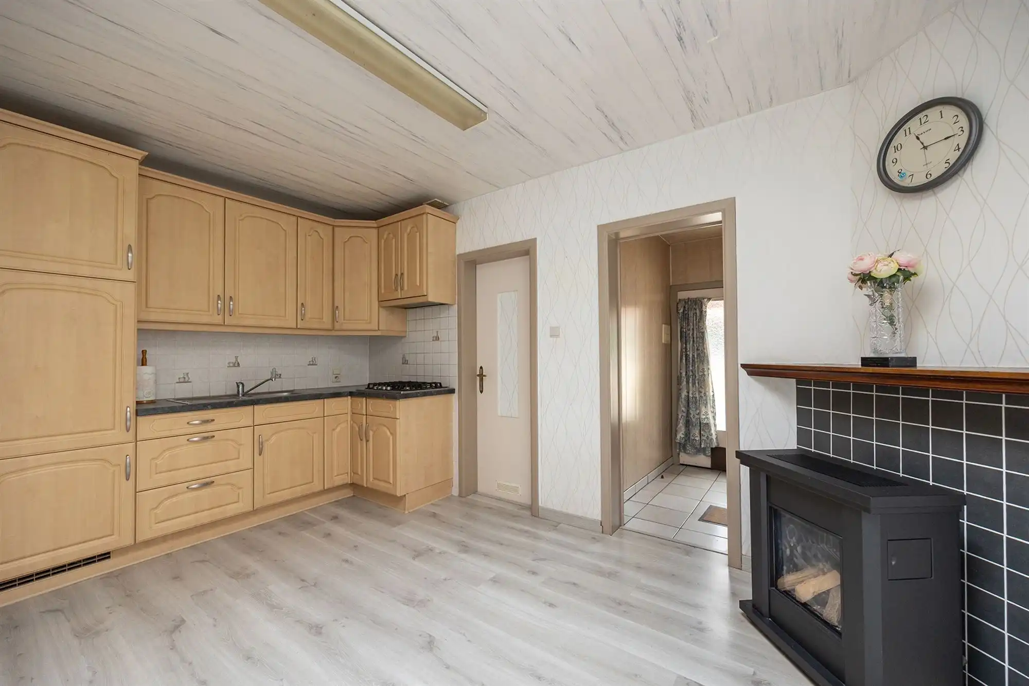 Gezinswoning met drie slaapkamers, tuin en garage foto 7