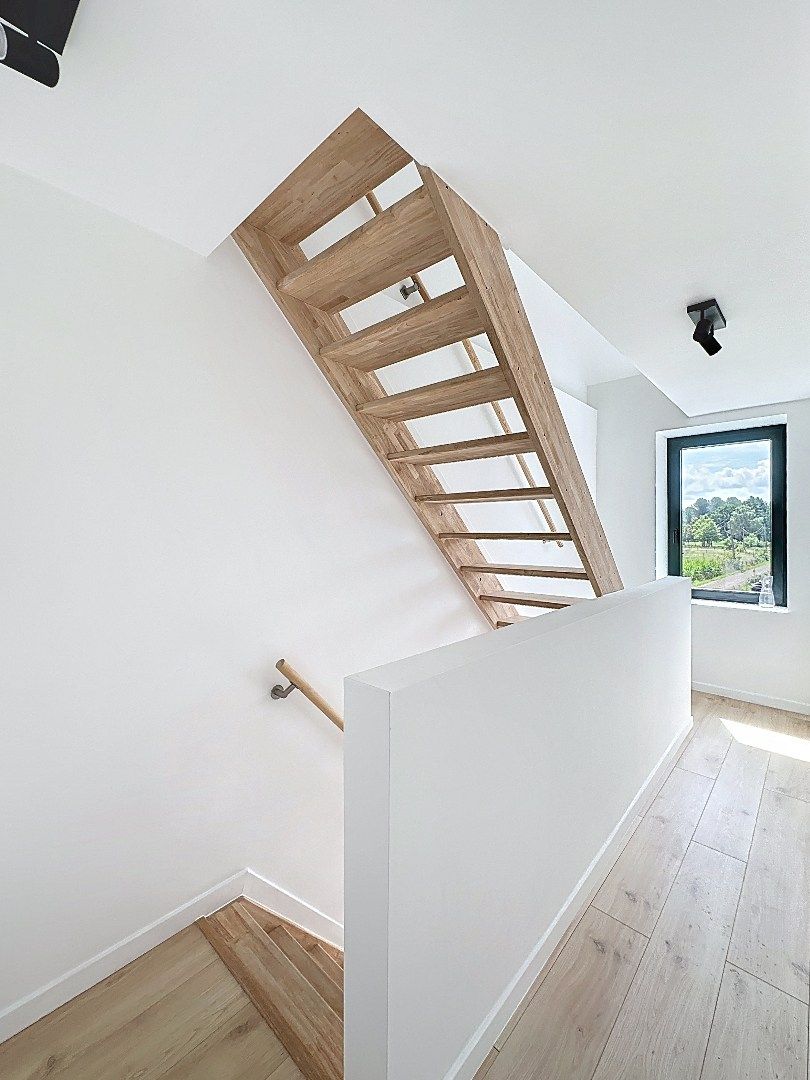 Instapklare vernieuwbouwwoning in het hart van Wezemaal foto 18