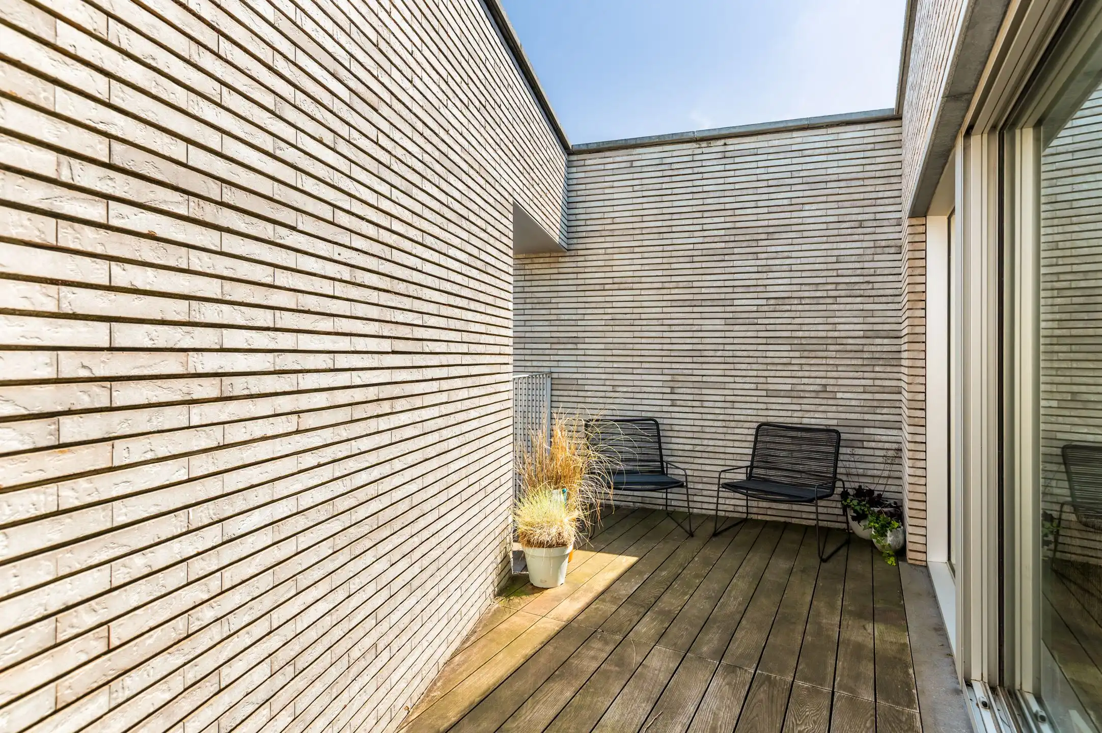 Modern éénslaapkamerappartement met terras in Mariaburg. foto 10