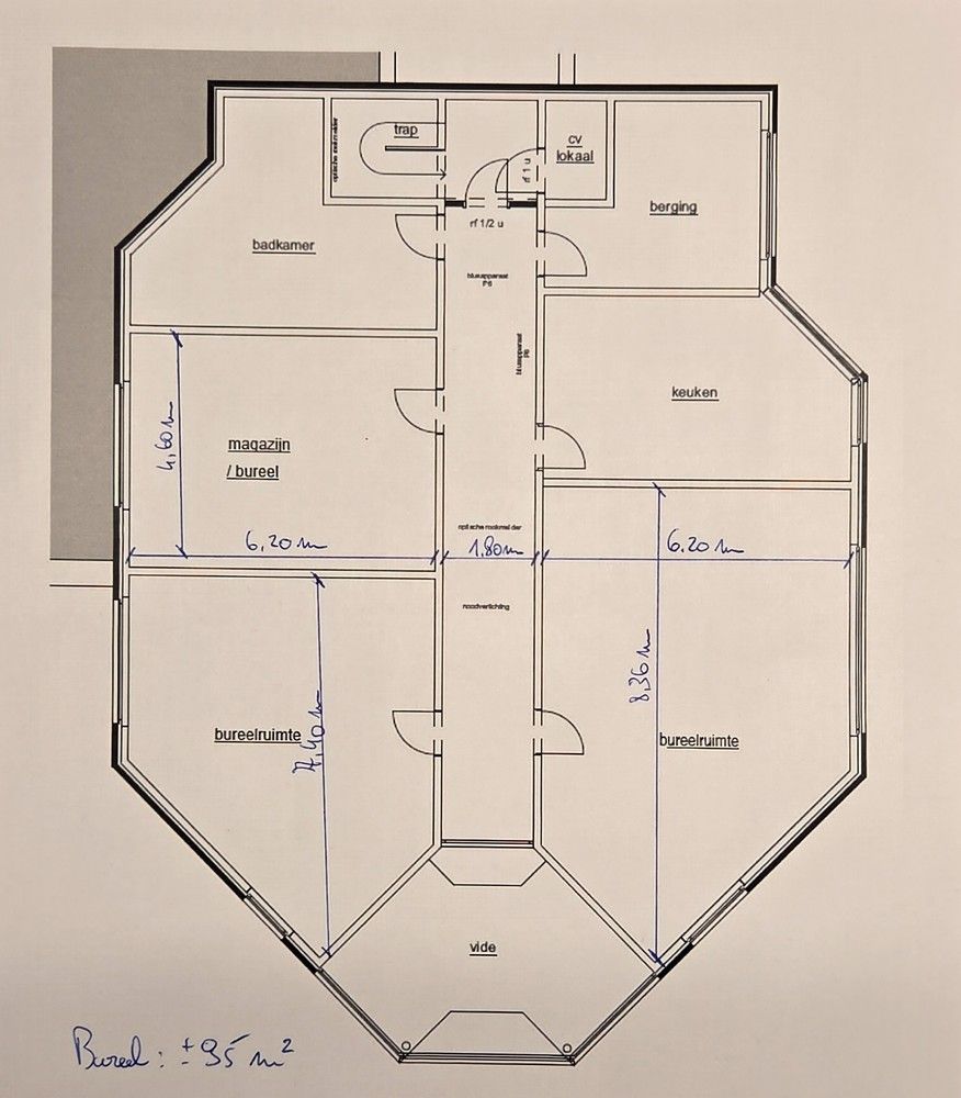 Kantoorruimtes met sanitair, kitchenette en parkeerplaatsen foto 21