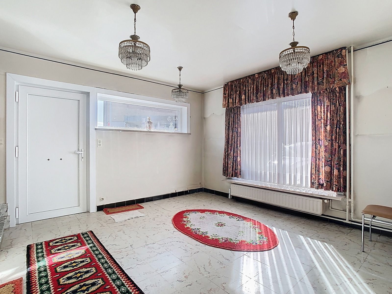 Zéér Ruime Woning met voormalig Handelspand én Tuin! foto 2