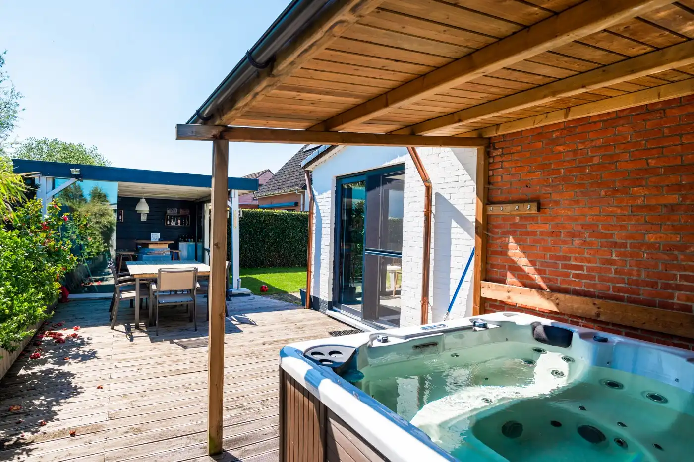 Instapklare, vrijstaande woning met 2 slpk., tuin en garage foto 23