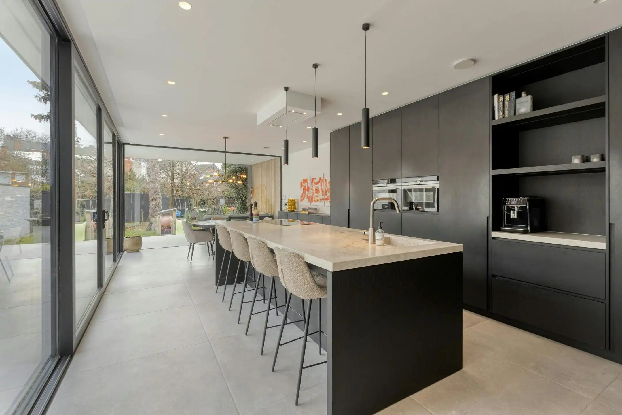 Luxueuze stadswoning met 5 slaapkamers en twee badkamers in Runkst foto 10