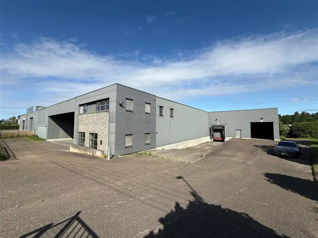 Polyvalent bedrijfsgebouw foto 4