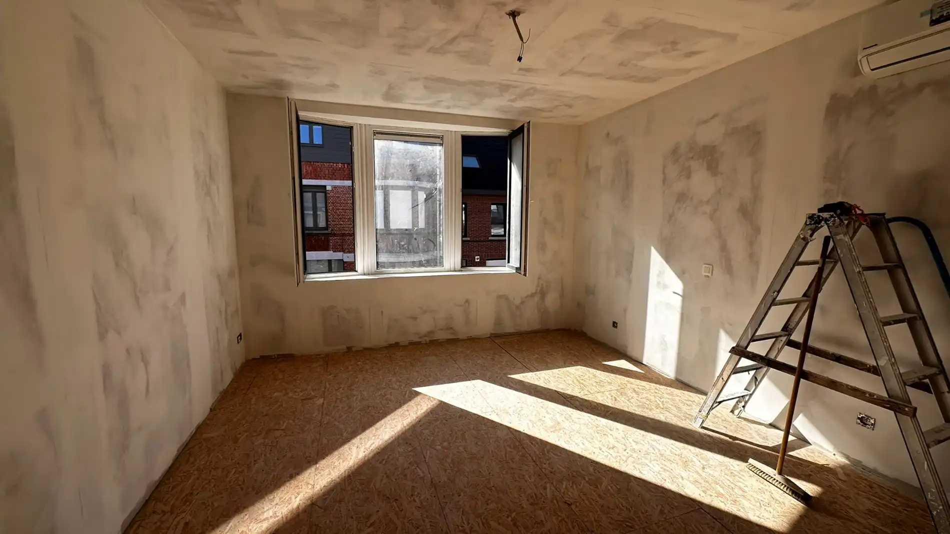 Gerenoveerde rijwoning in Lokeren, centrum. foto 23