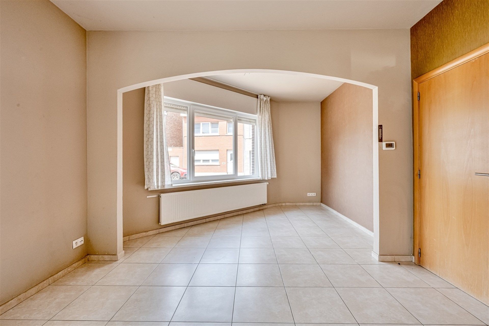 Instapklare woning met drie slaapkamers en koer te Hofstade foto 2