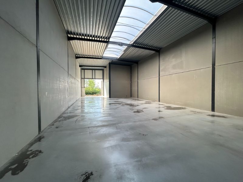 Nieuwbouw magazijn (271 m²) en 2 parkings – vlakbij N9 foto 3