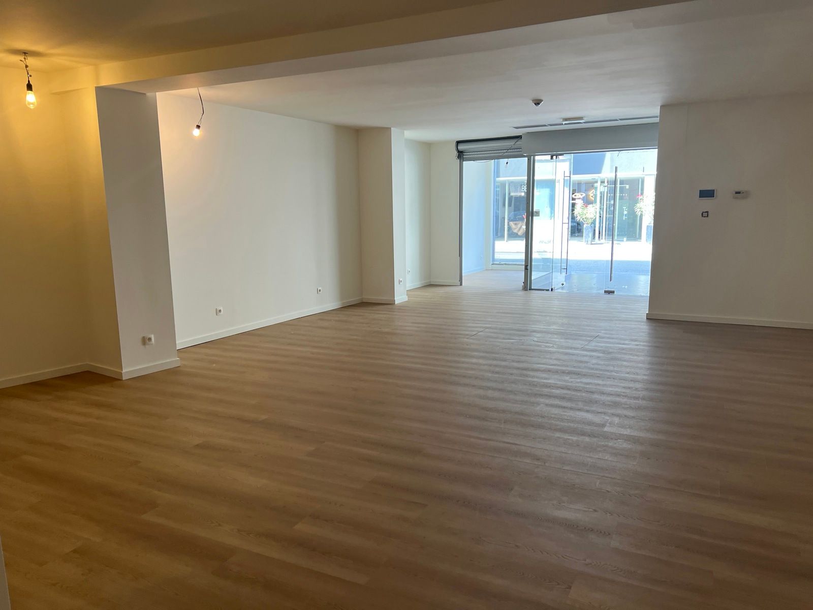 Vernieuwd Handelspand op toplocatie in Kontich foto 3