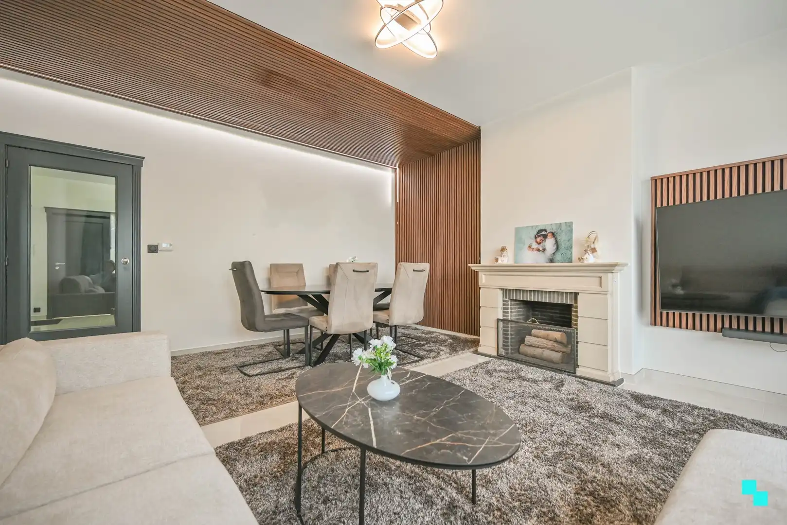 Gerenoveerd appartement in Deerlijk met garage foto 2