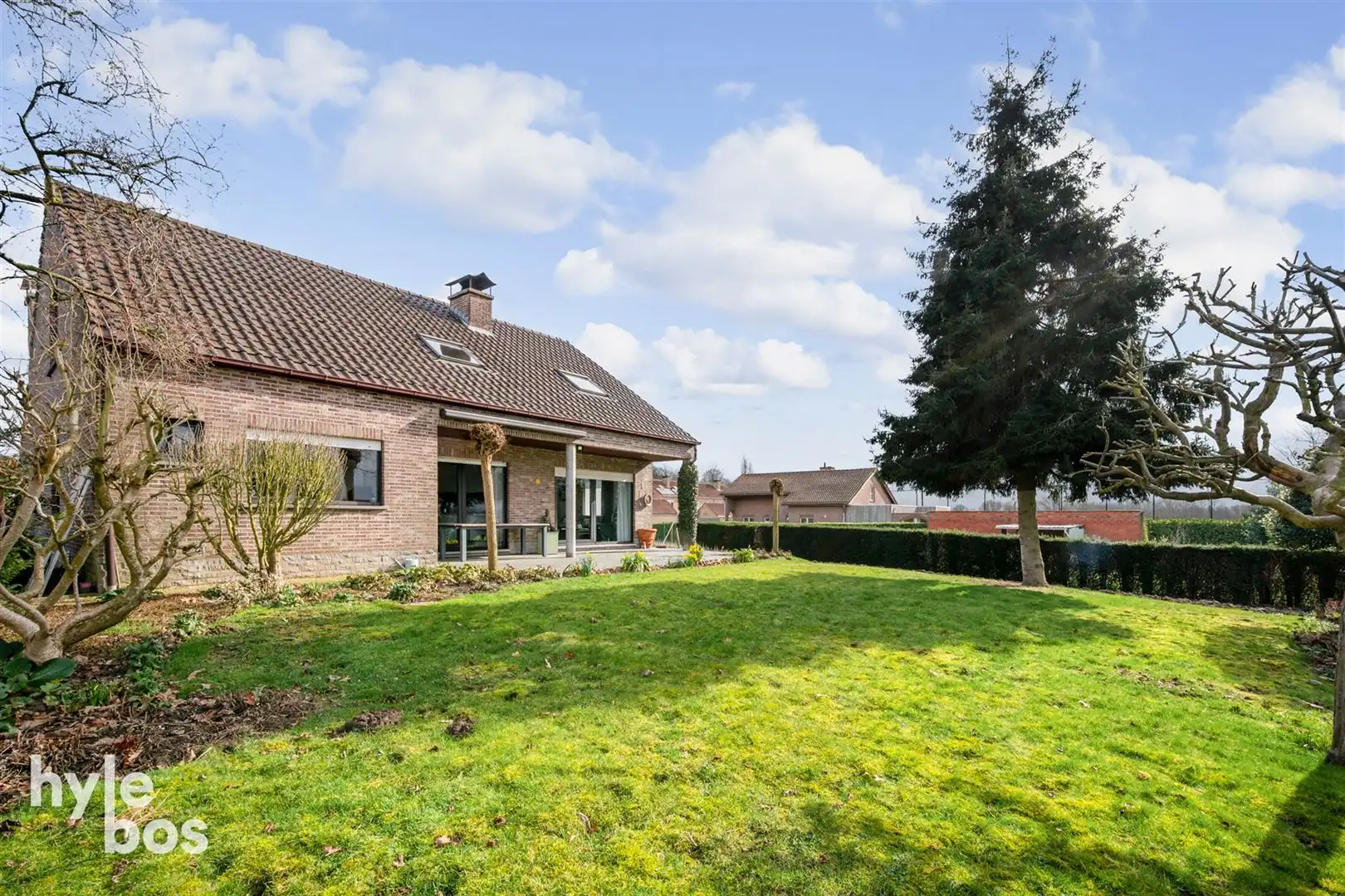 Ruime open bebouwing met 4 slaapkamers, garage en tuin in zeer rustige ligging foto 25