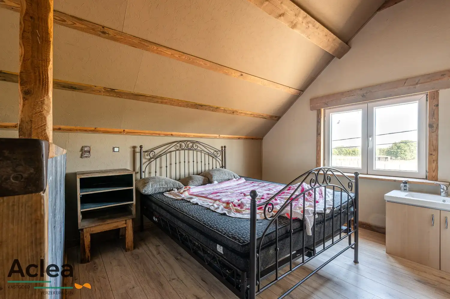 Volledig te renoveren woning met uitbreidingsmogelijkheden en open zichten foto 10