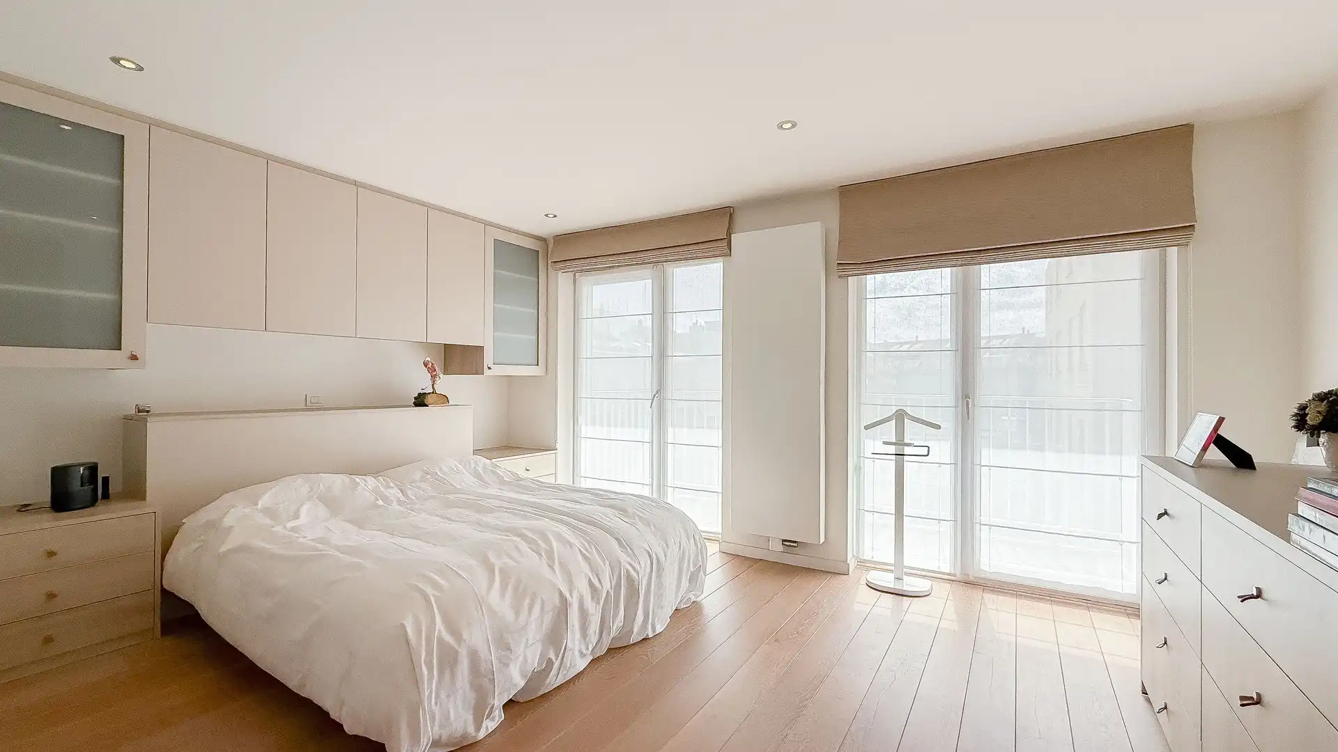 Ruim appartement van 163m² met 11 m² façade in de Dumortierlaan. foto 16