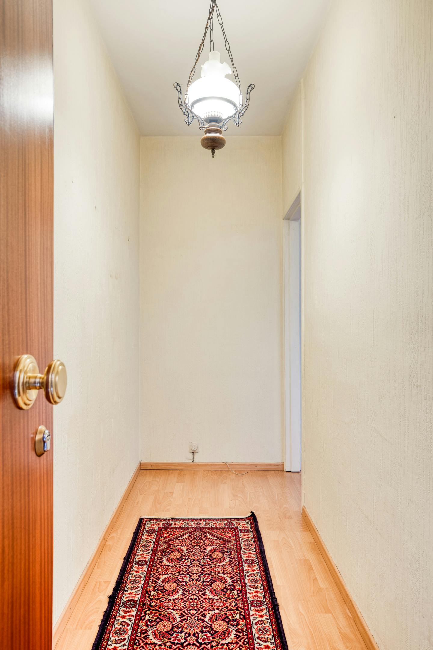 Appartement met 2  a 3slaapkamers en garage te koop in Hoevenen! foto 4