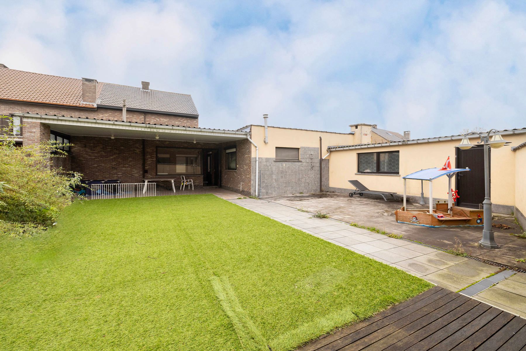 HOB met 3/4 slpk en zuidgerichte tuin foto 3