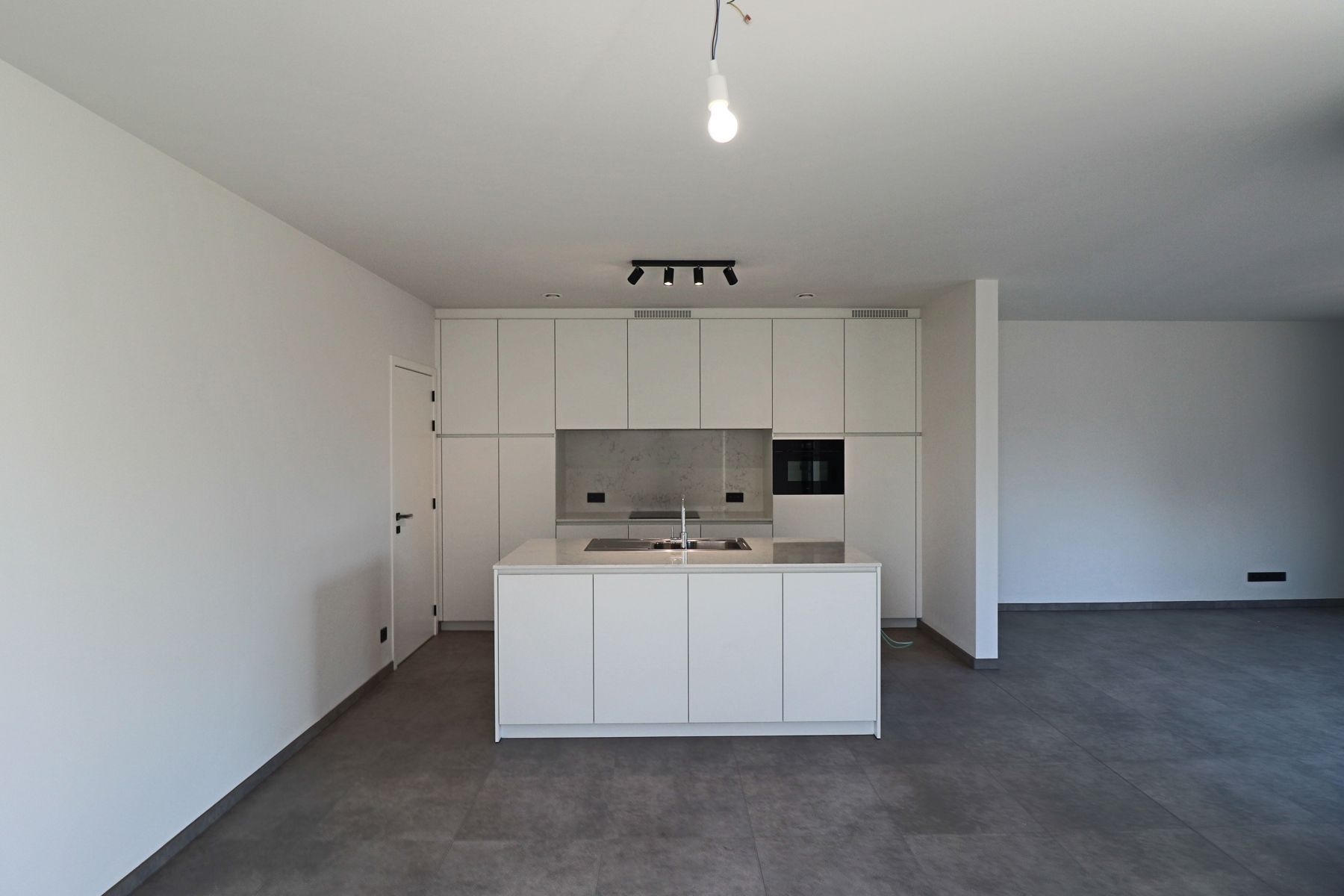 Energiezuinige nieuwbouwwoning (E12) met 3-4 slaapkamers en tuin met tuinberging. foto 6