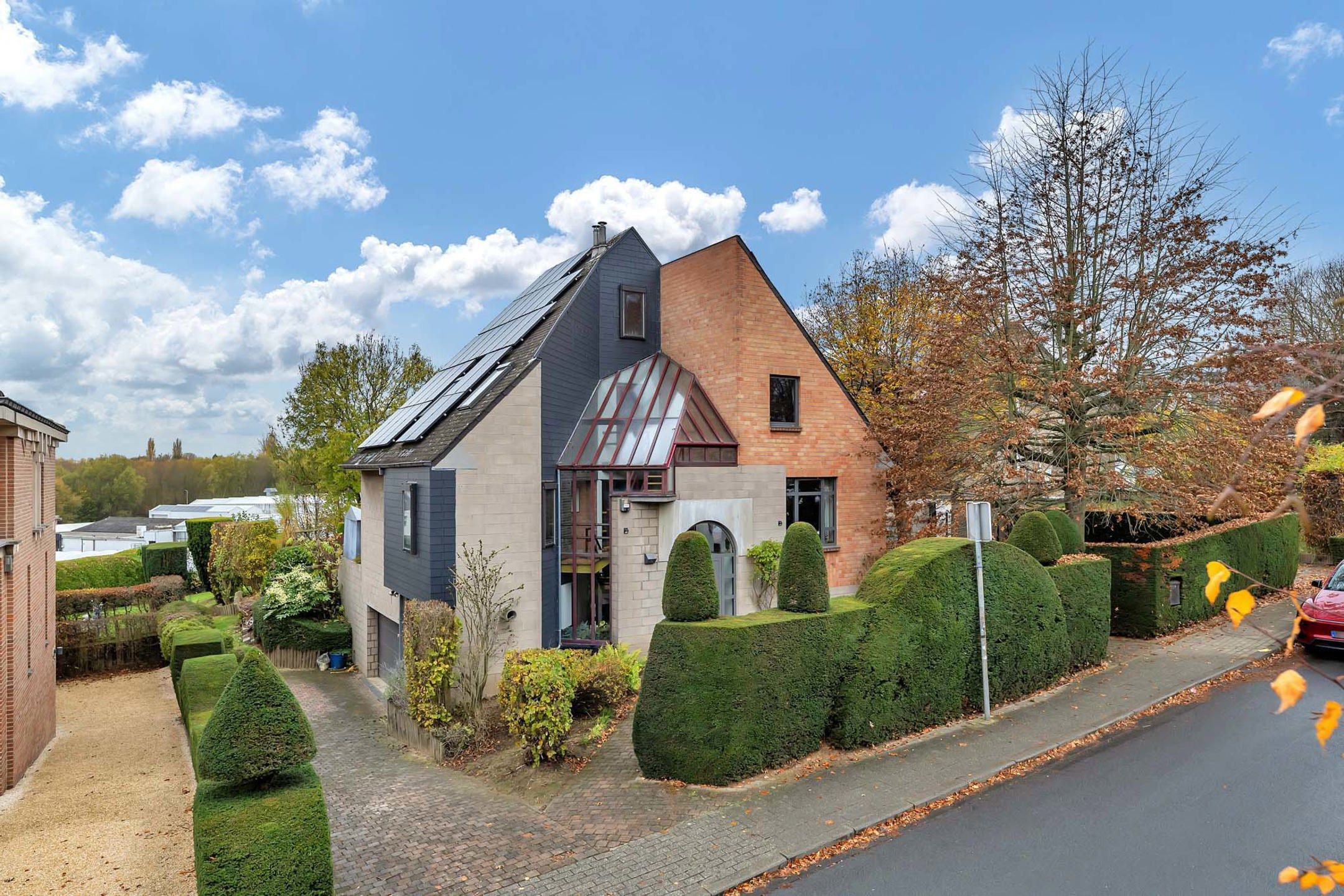 Hoofdfoto van de publicatie: Architecturale woning met 4 slaapkamers, tuin en garage!