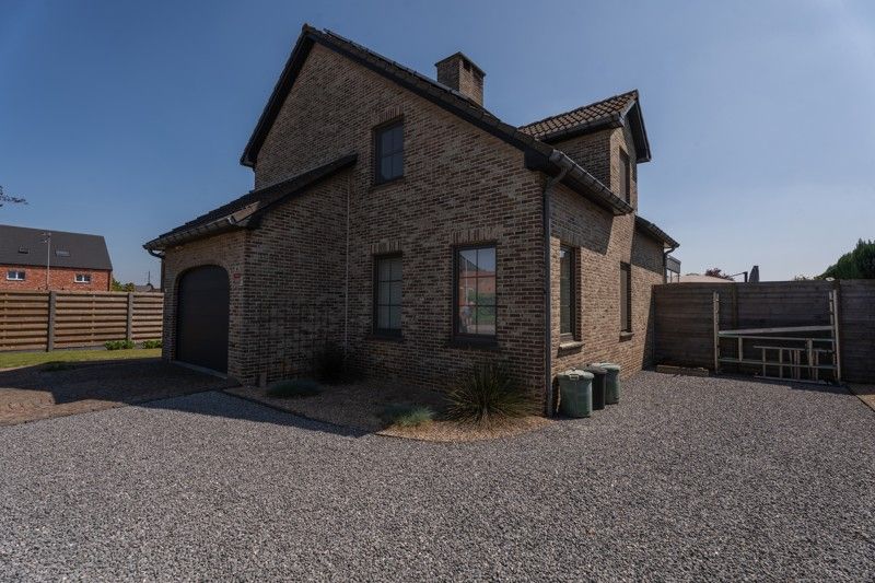 Energiezuinige woonhuis met 3 slaapkamers op een perceel van 6 a en 15 ca. foto 4