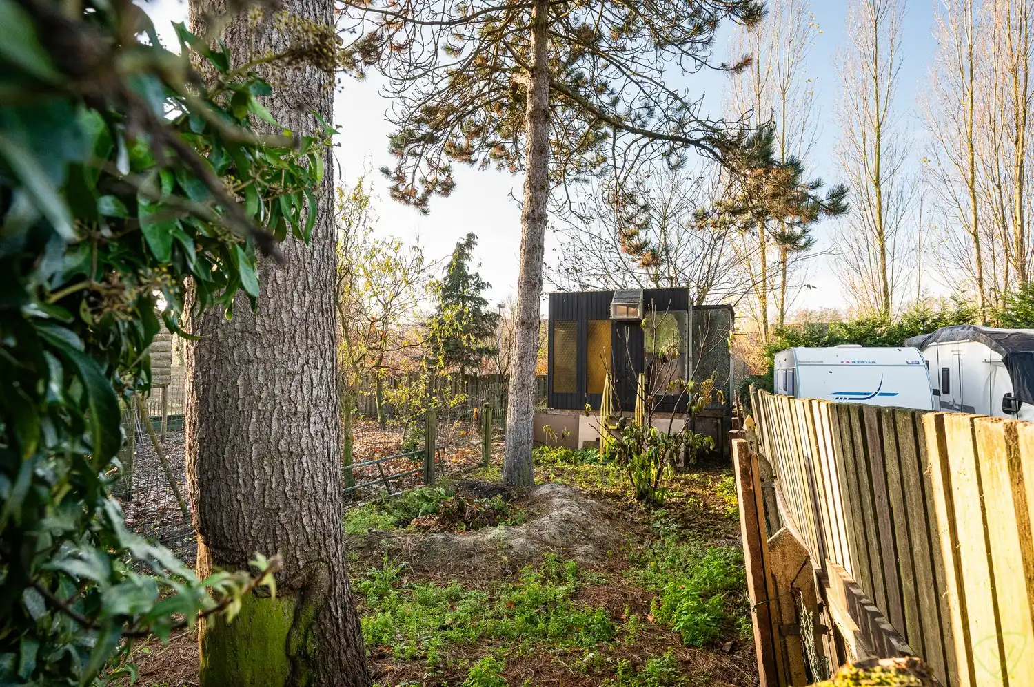 Charmante gesloten bebouwing met ruime tuin en renovatiepotentieel foto 23