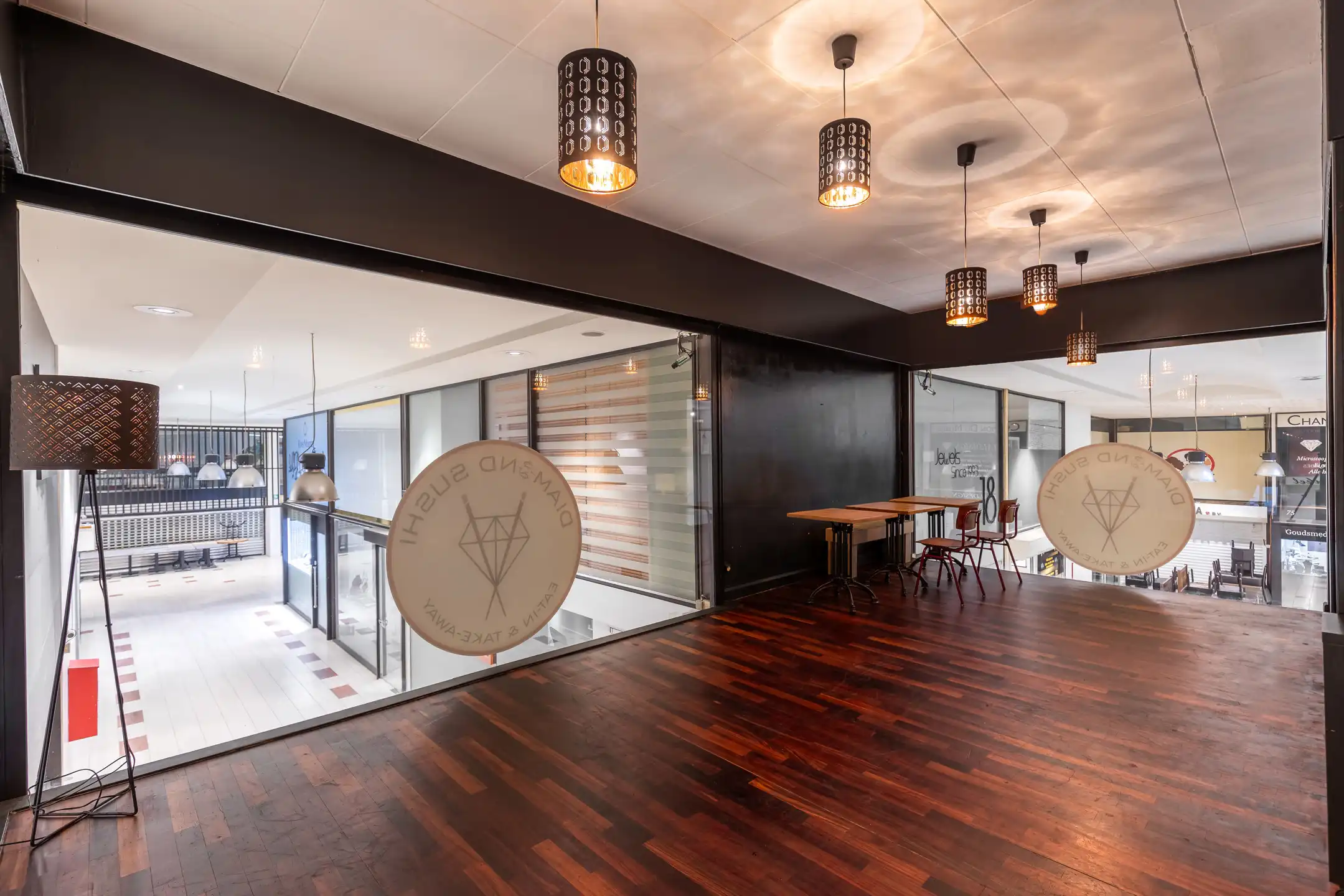 Top gelegen horecapand in de Empire Center Diamantwijk foto 12