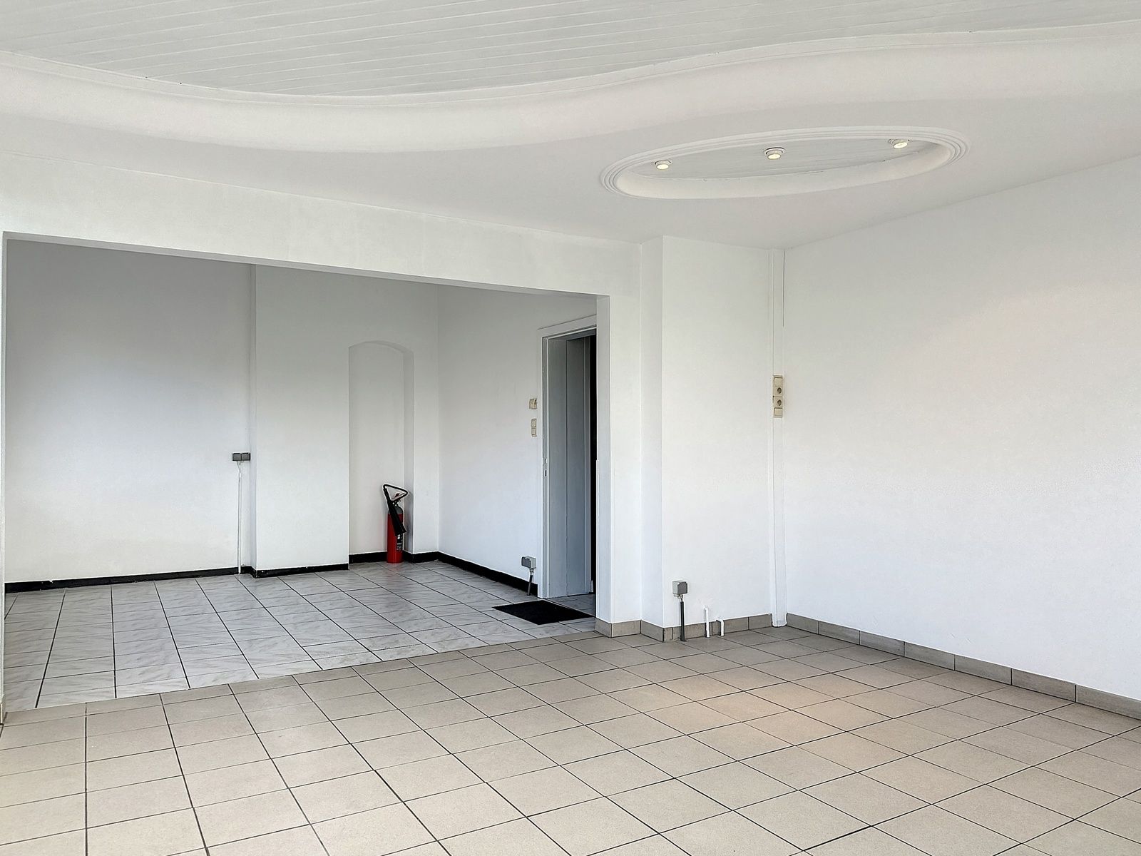 Commercieel gelegen hoekpand foto 11