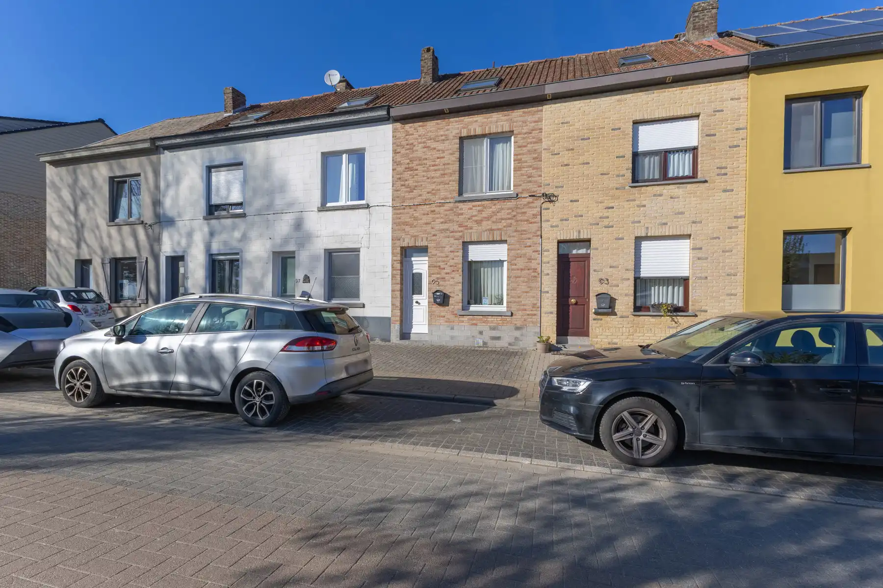 Rustig gelegen woning met 2à3 slaapkamers en tuin foto {{pictureIndex}}