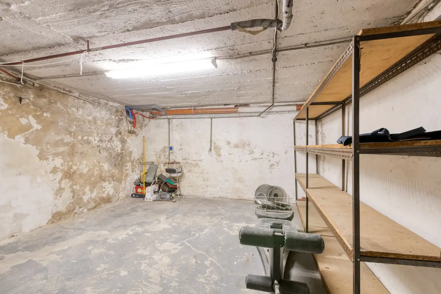 Te renoveren rijwoning met veel potentieel in hartje Genk foto 25