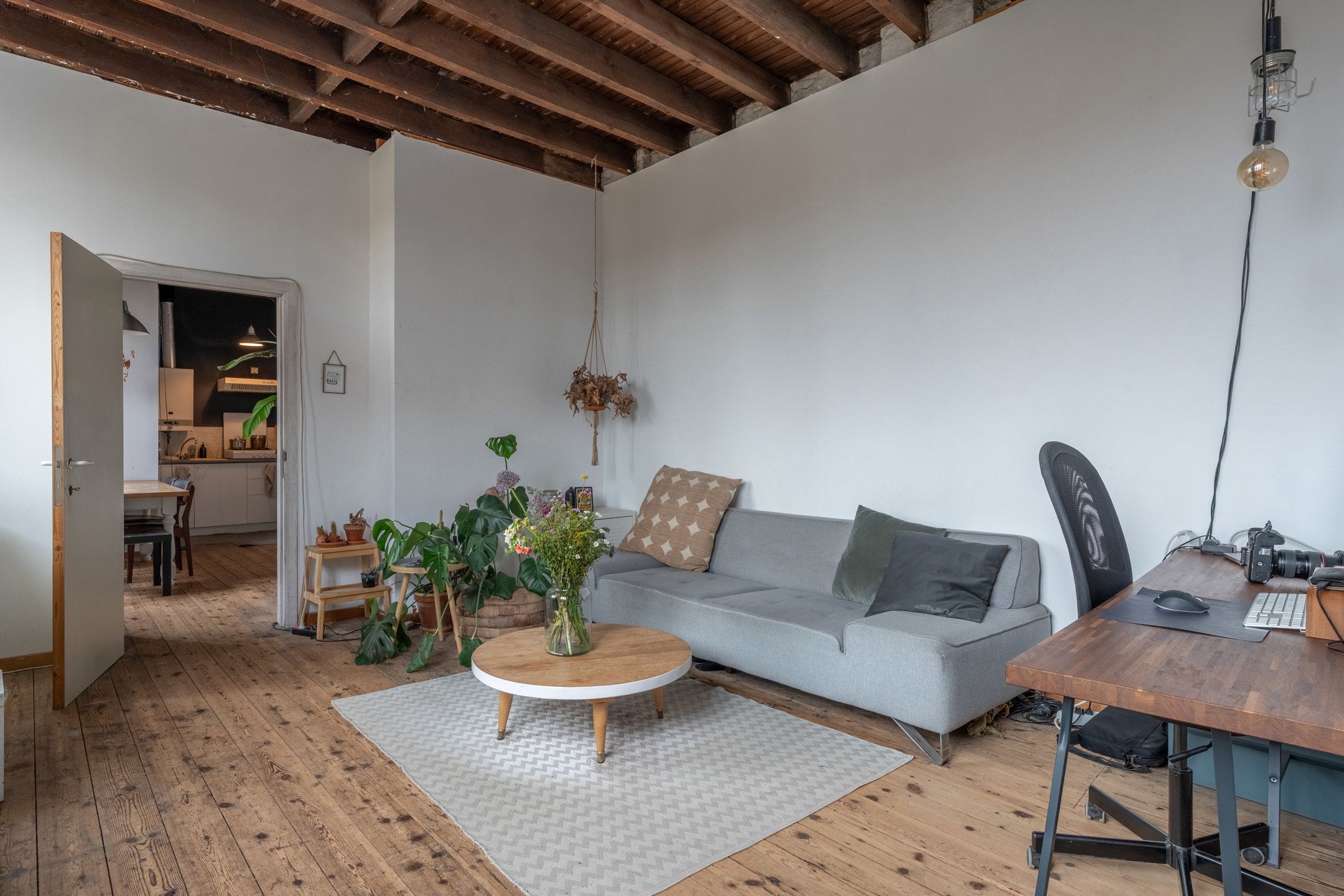 Verrassend ruime handelswoning met bovenliggend appartement. foto 27