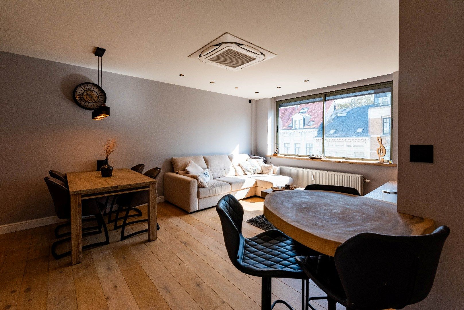 Prachtig gemeubeld appartement met autostaanplaats foto 3