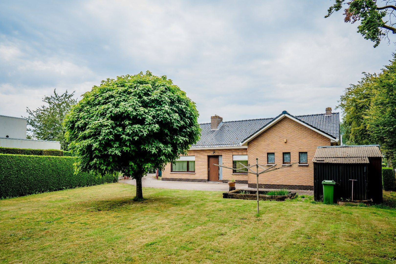 Op te frissen woning op 867 m²  rustig gelegen in Ertvelde foto 1