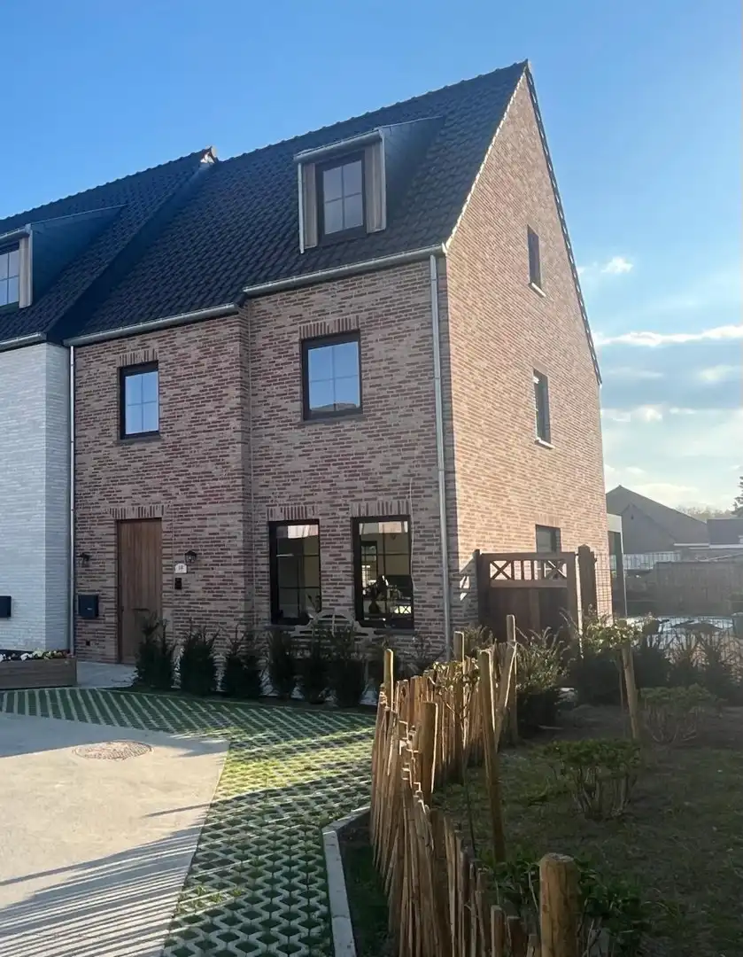 Nieuwbouwwoning te Erpe-Mere foto 2