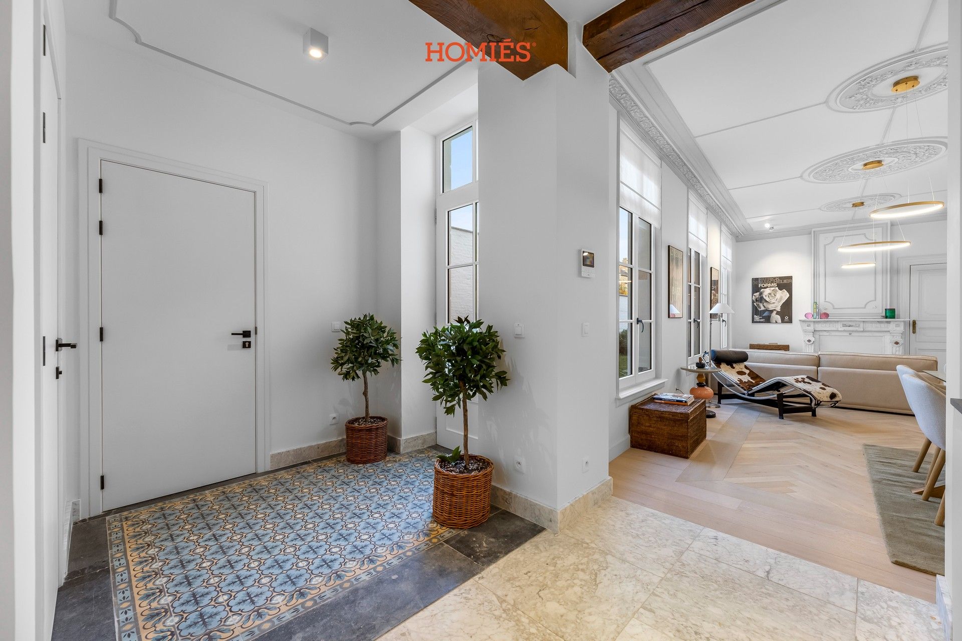 High-end gelijkvloers appartement met tuin, in historisch pand foto 2