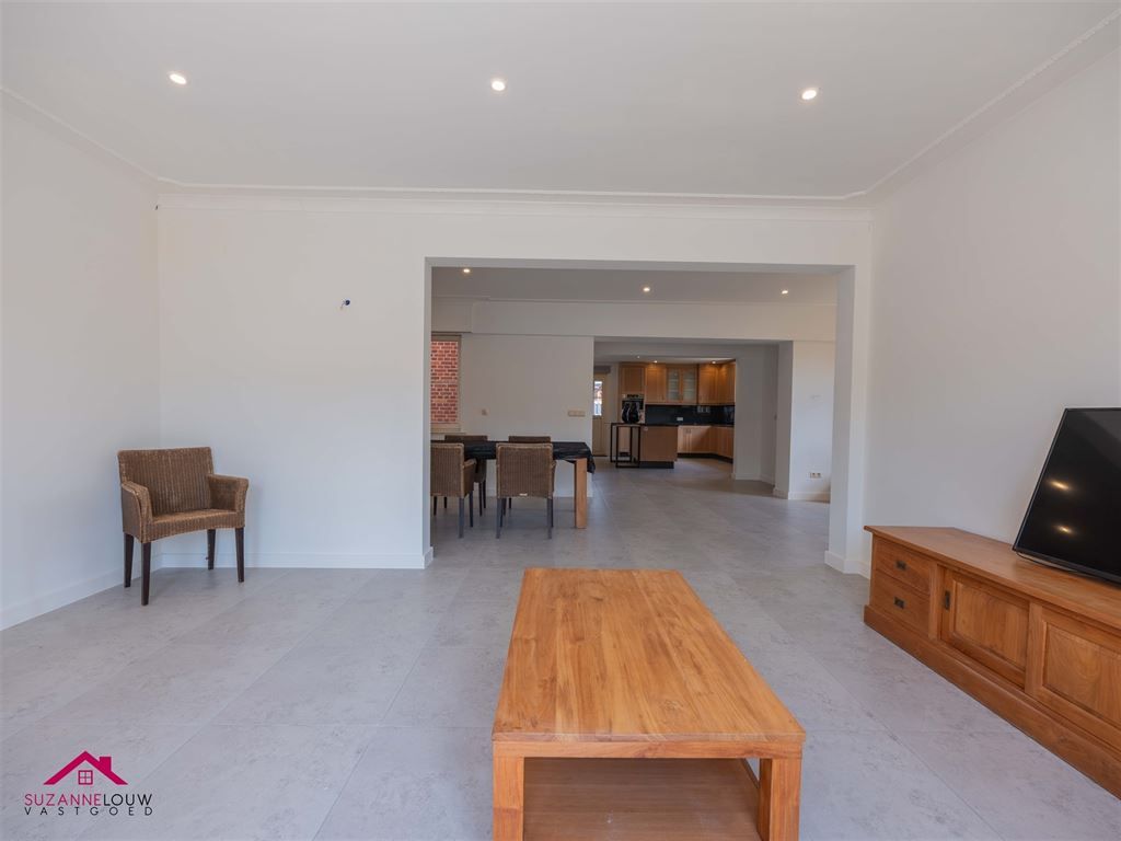 Stijlvol gerenoveerde, vrijstaande woning foto 12