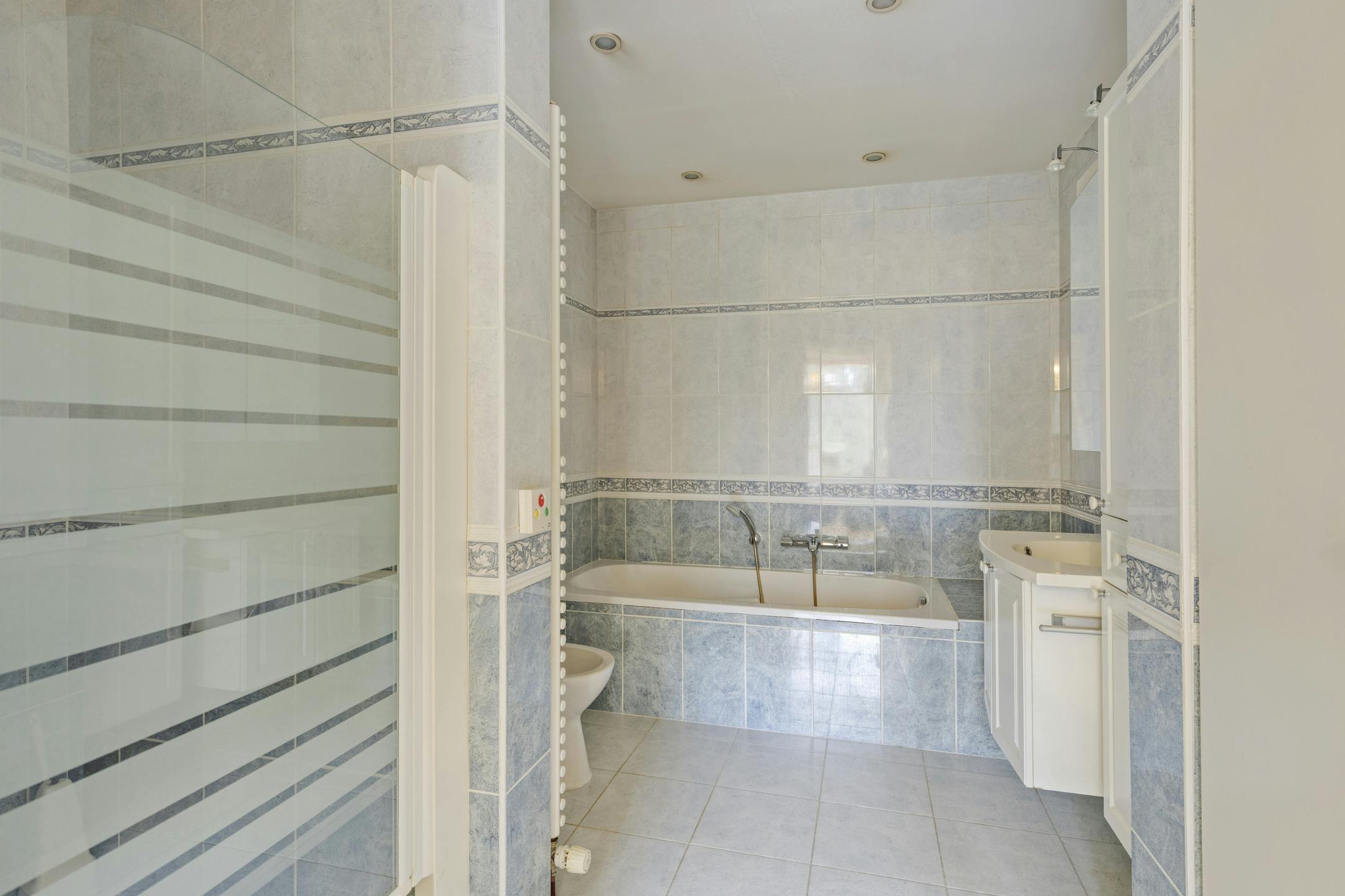 Appartement met twee slaapkamers en terras te koop in Antwerpen foto 12